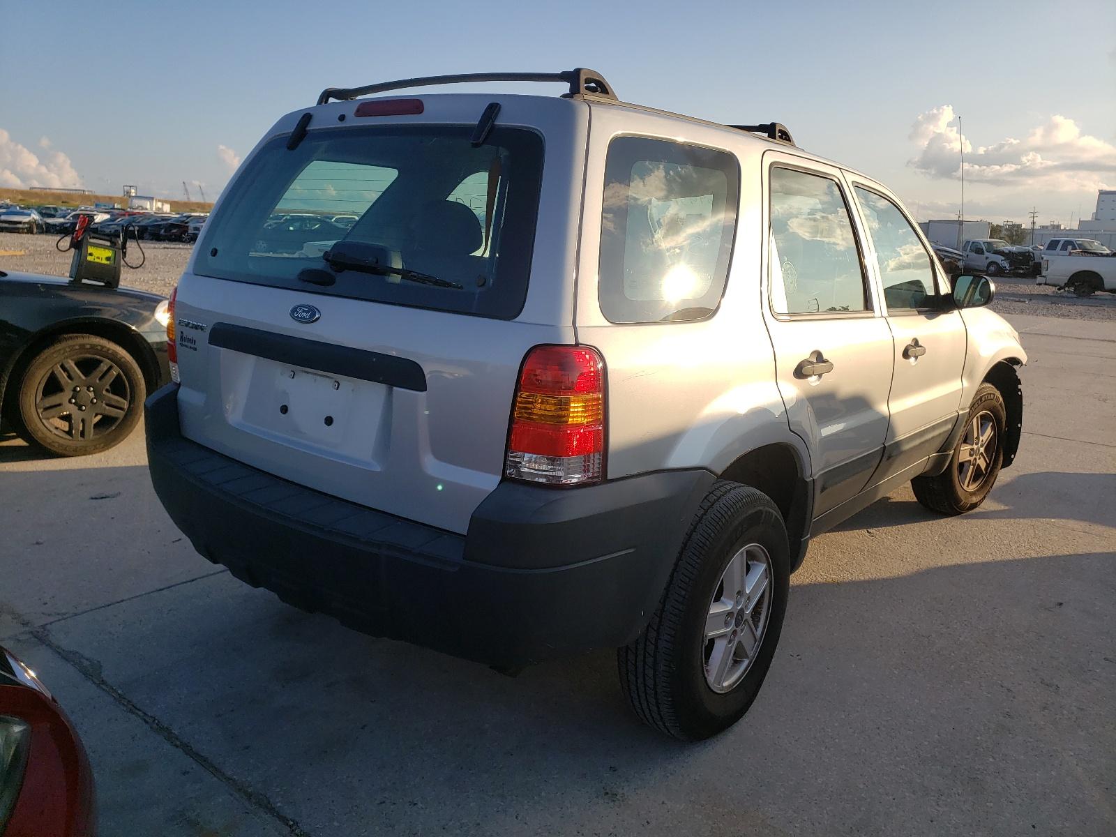 2005 Ford Escape Xls - Фото 4