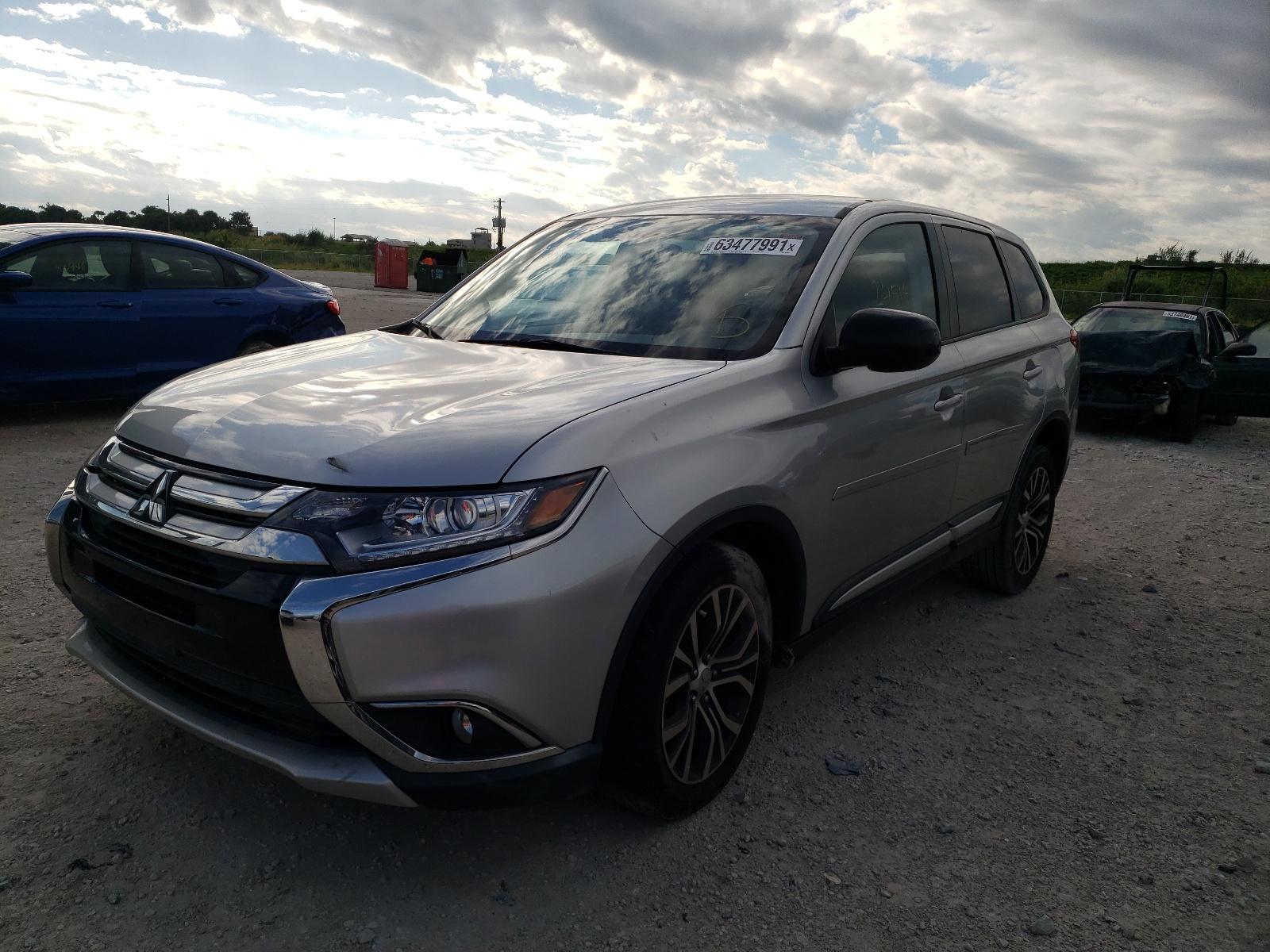 2018 Mitsubishi Outlander Es - Image 2