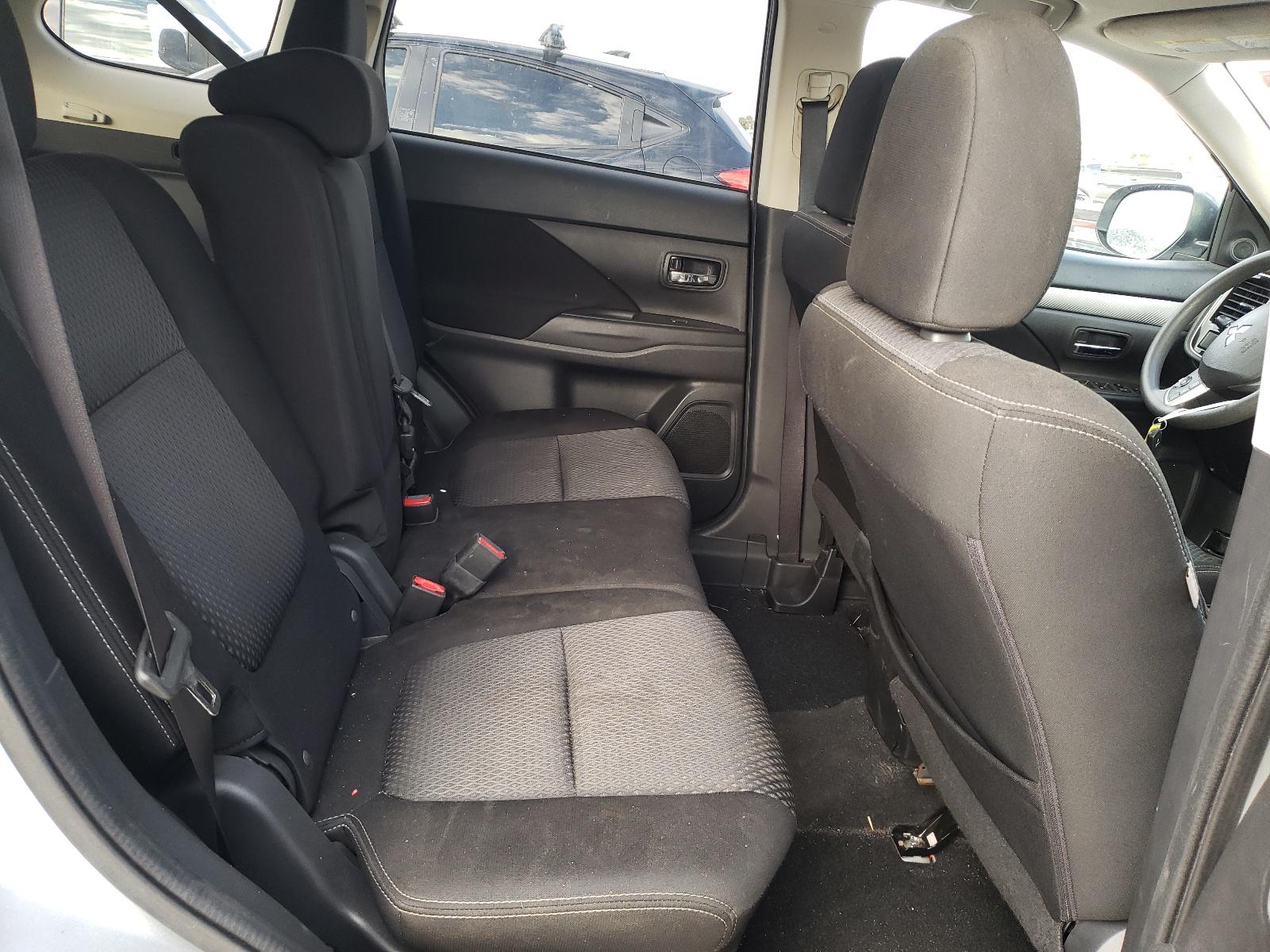 2018 Mitsubishi Outlander Es - Image 6