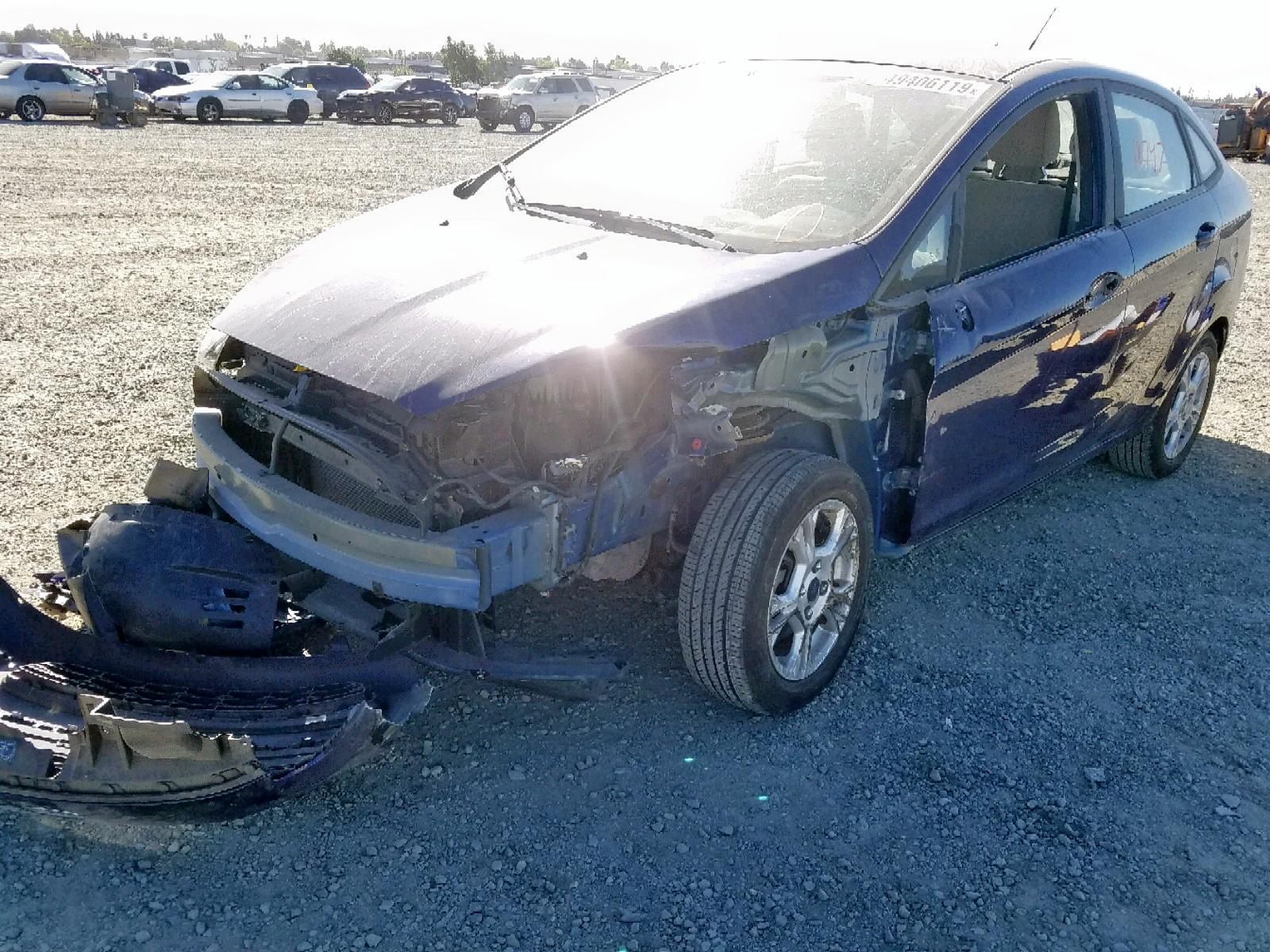 2016 Ford Fiesta Se - Фото 2