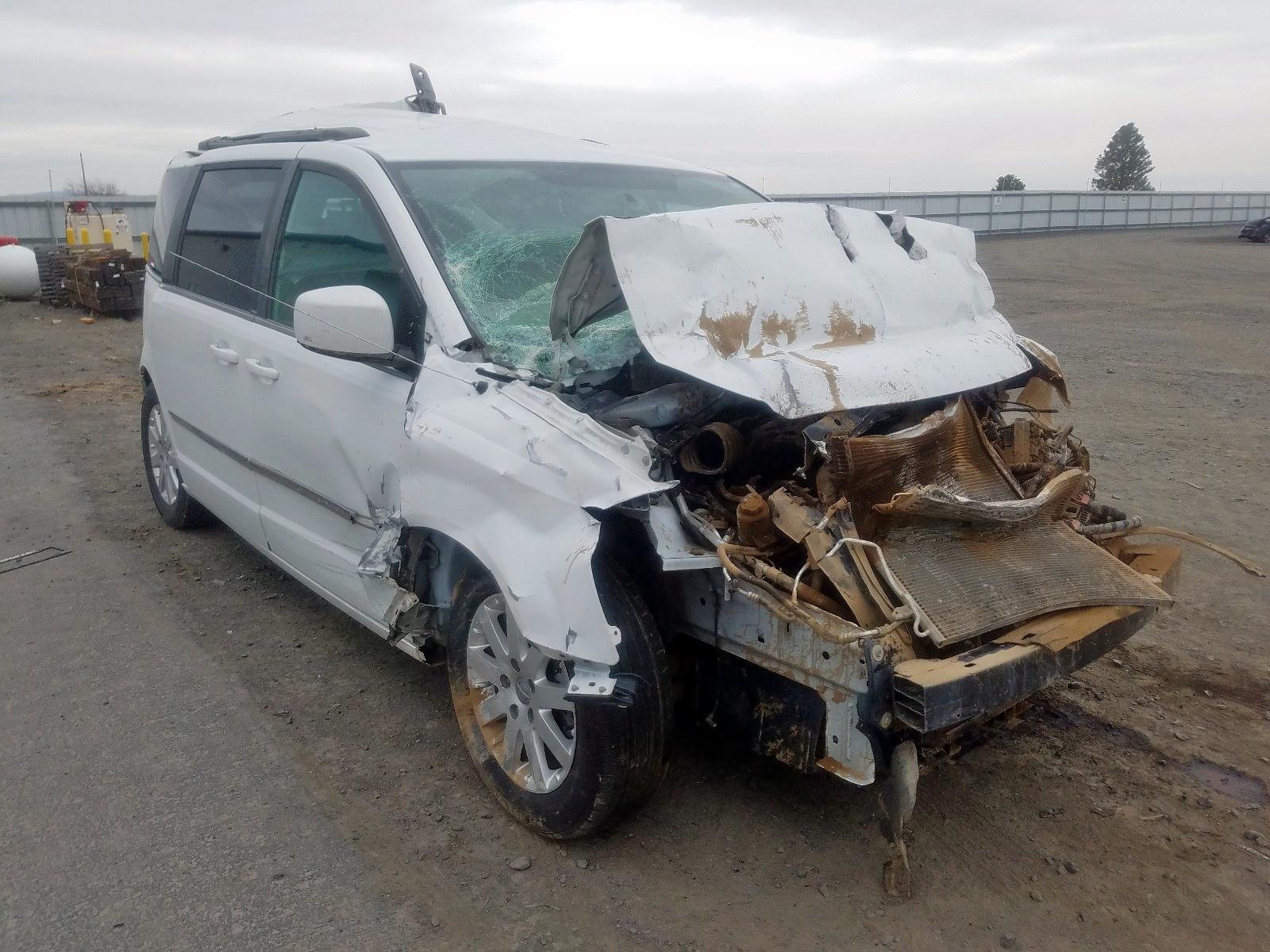 2014 CHRYSLER TOWN & COU