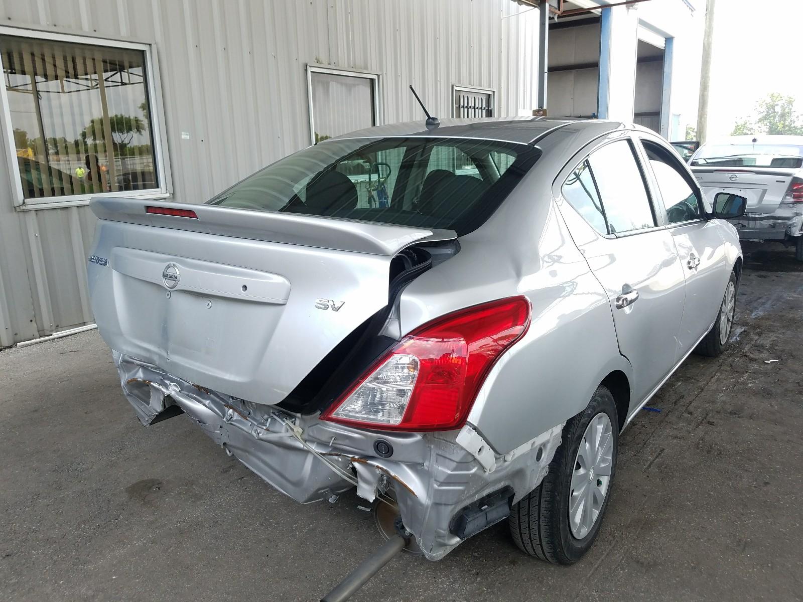 2018 Nissan Versa S - Фото 4