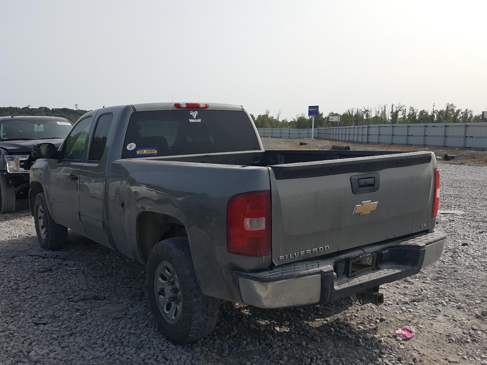 2009 Chevrolet Silverado C1500 - Image 3