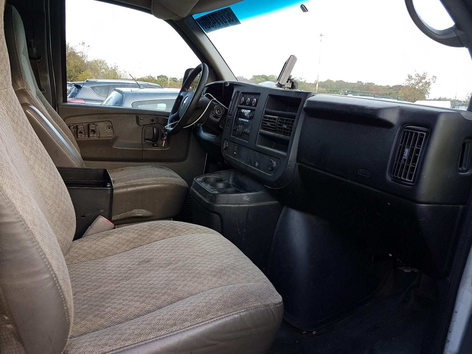 2008 Chevrolet Express G3500 - Фото 5