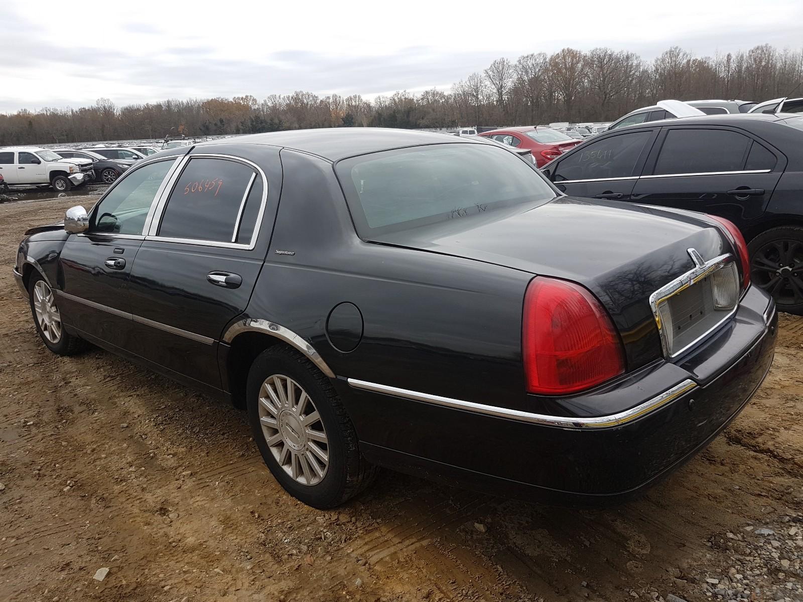 2004 Lincoln Town Car Executive - Фото 3