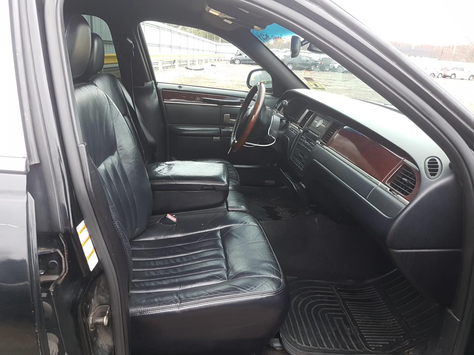 2004 Lincoln Town Car Executive - Фото 5