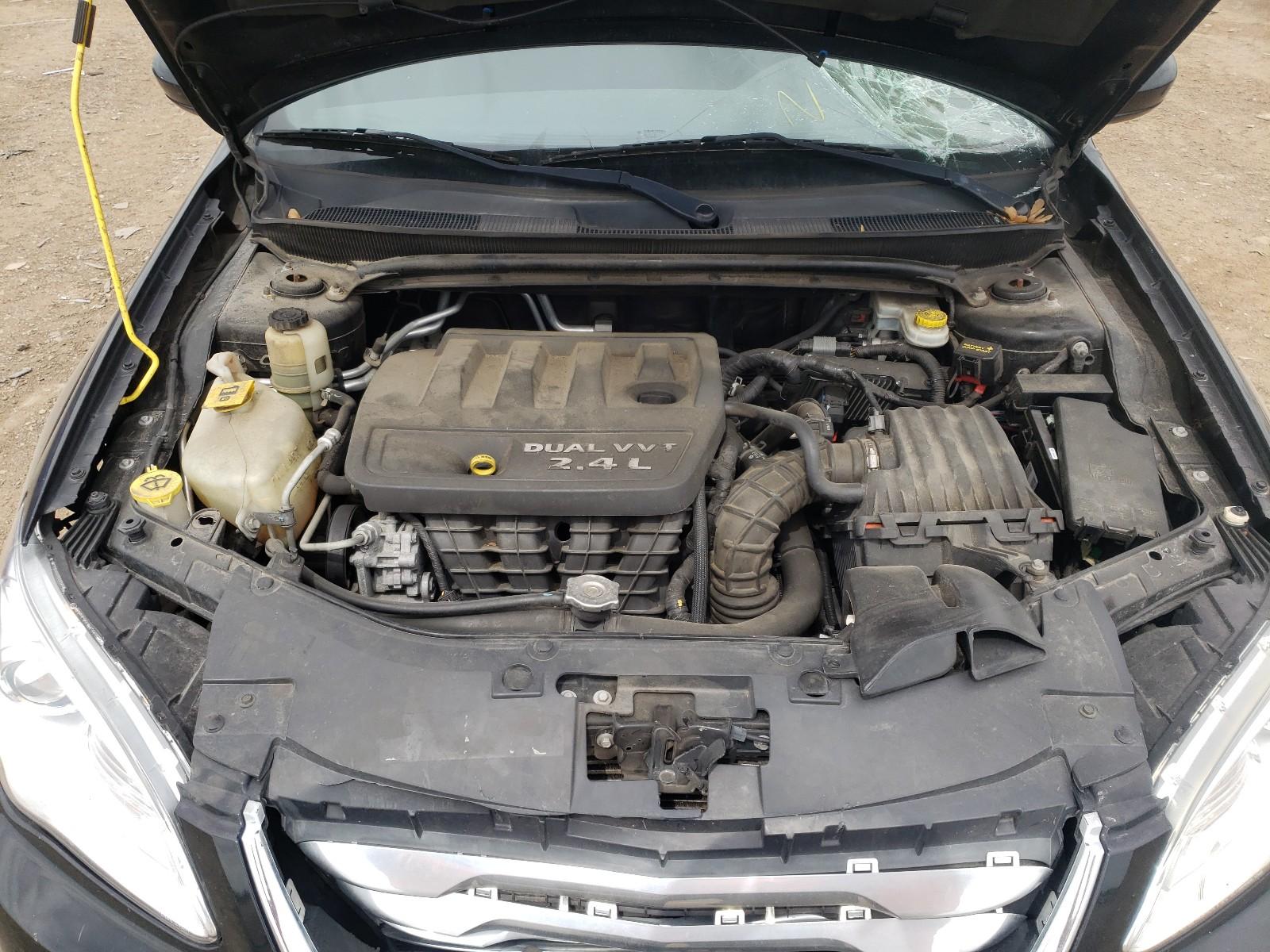 2011 Chrysler 200 Touring - Image 7