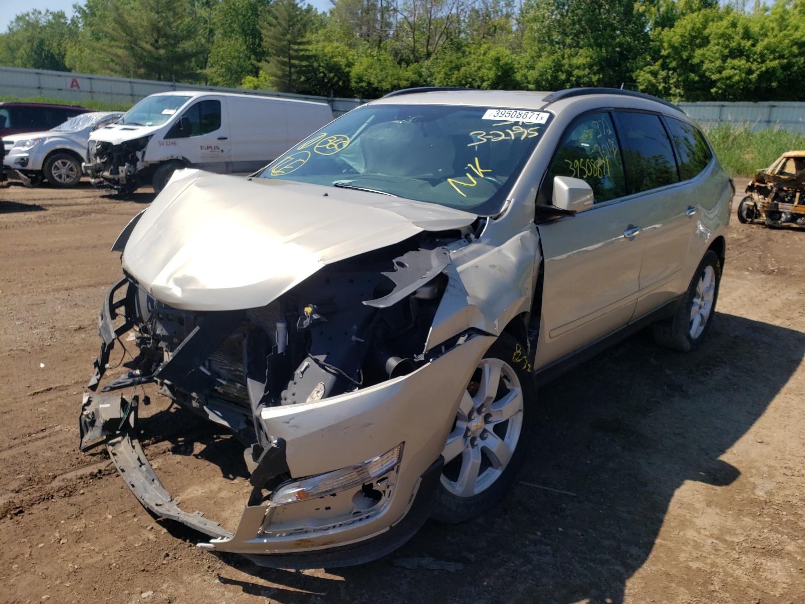 2016 Chevrolet Traverse Lt - Фото 2