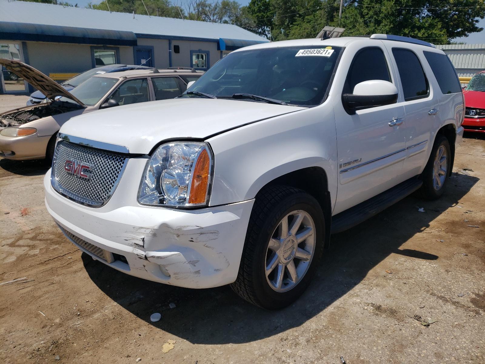 2007 GMC Yukon Denali - Image 2