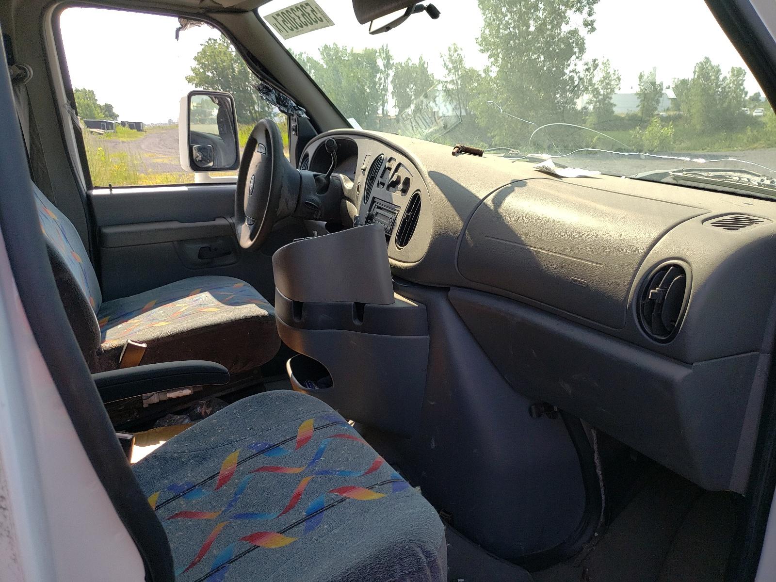 2008 Ford Econoline E450 Super Duty Cutaway Van - Фото 5
