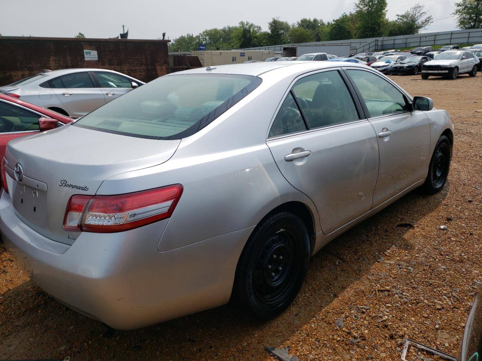 2010 Toyota Camry Base - Фото 4