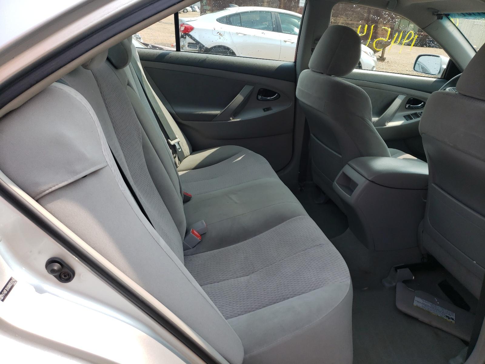 2010 Toyota Camry Base - Фото 6
