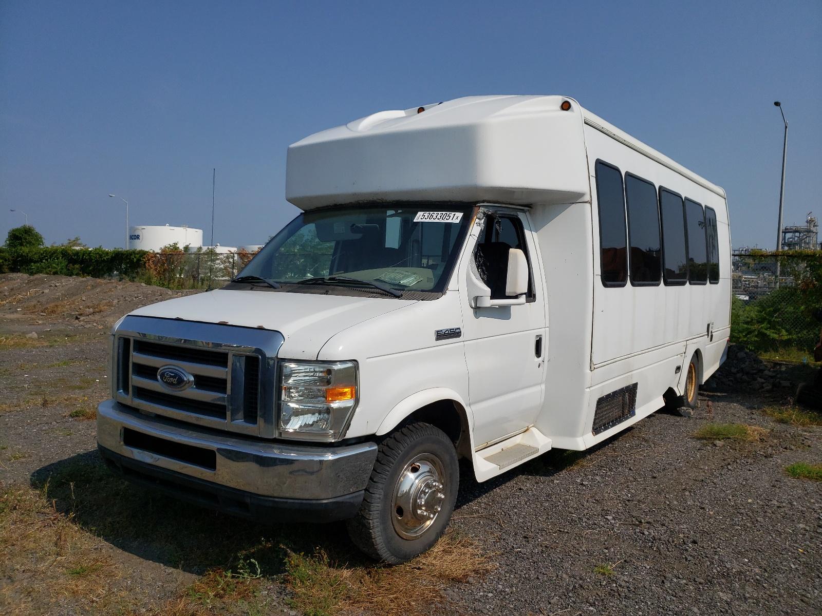 2008 Ford Econoline E450 Super Duty Cutaway Van - Фото 2