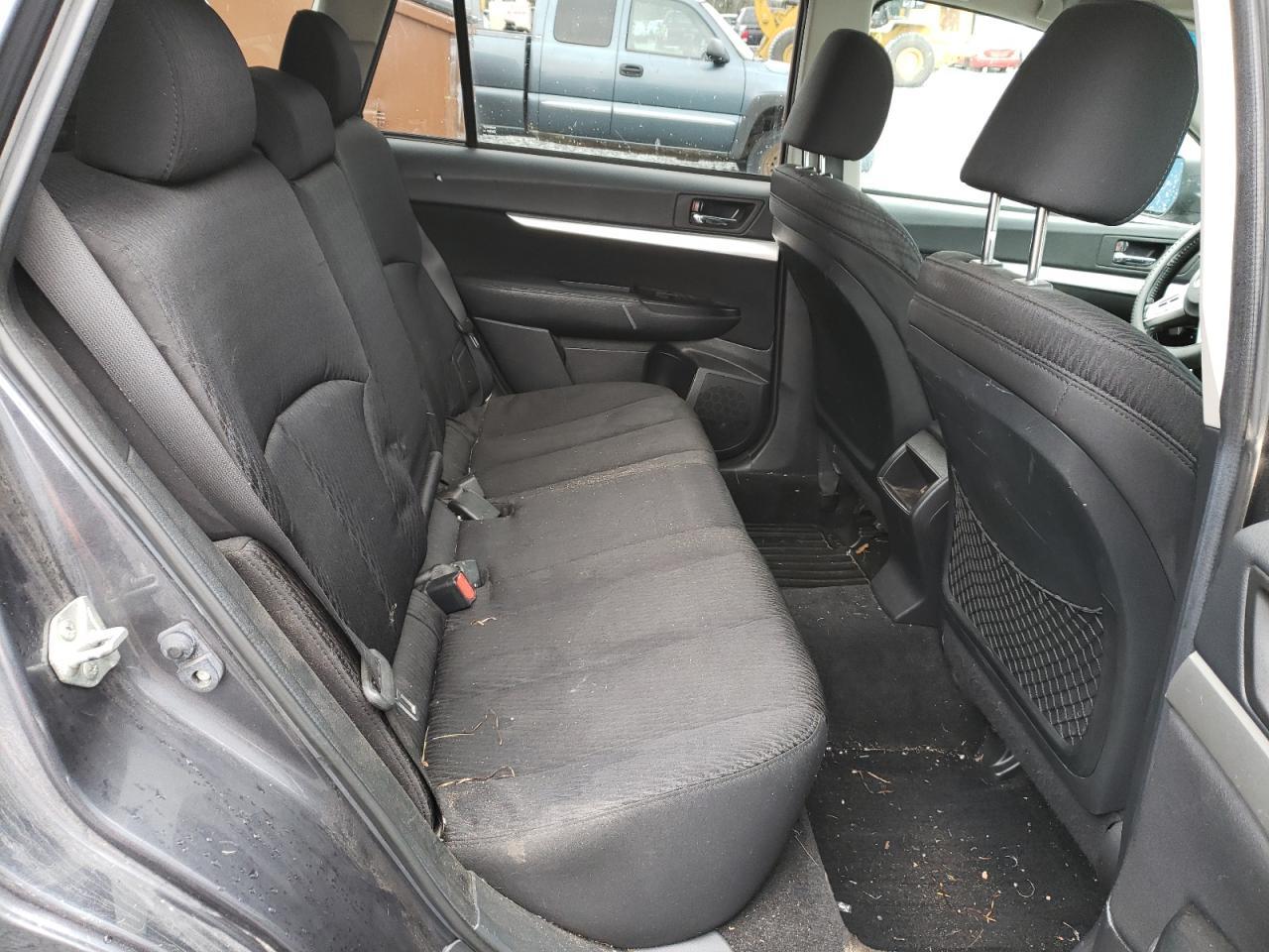 2011 Subaru Outback 2.5I Premium - Image 6