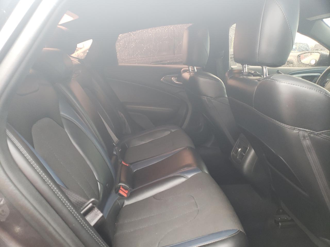 2015 Chrysler 200 S - Фото 6