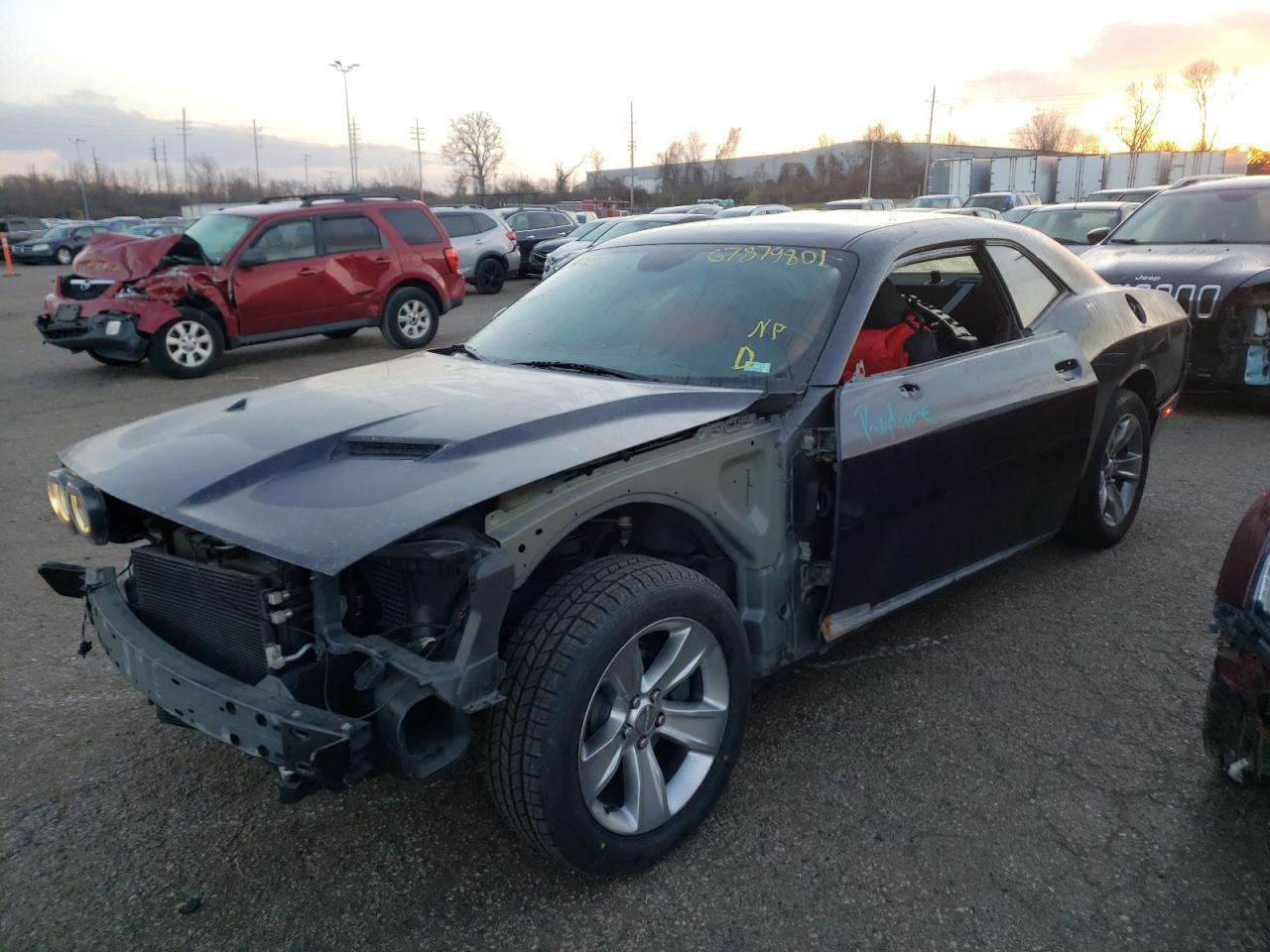 2017 Dodge Challenger Sxt - Фото 2