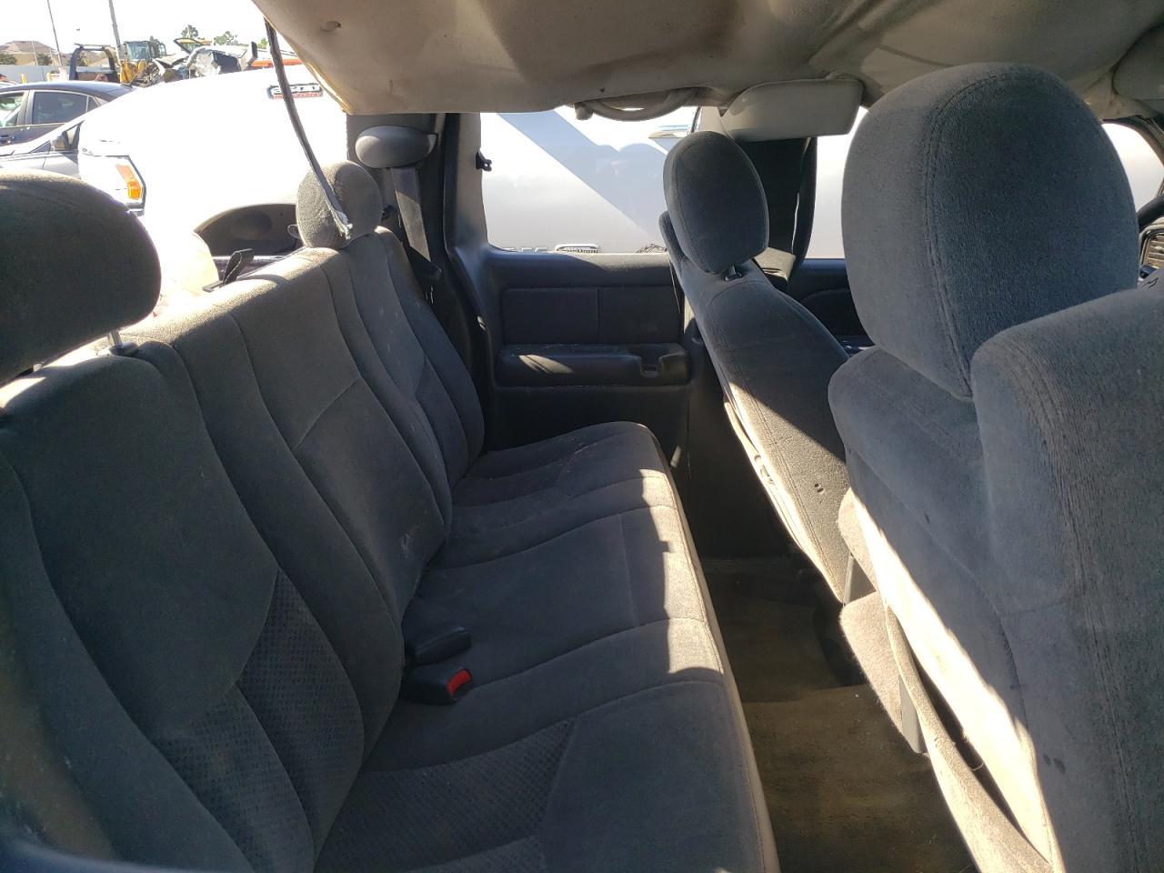 2004 Chevrolet Silverado C1500 - Image 6