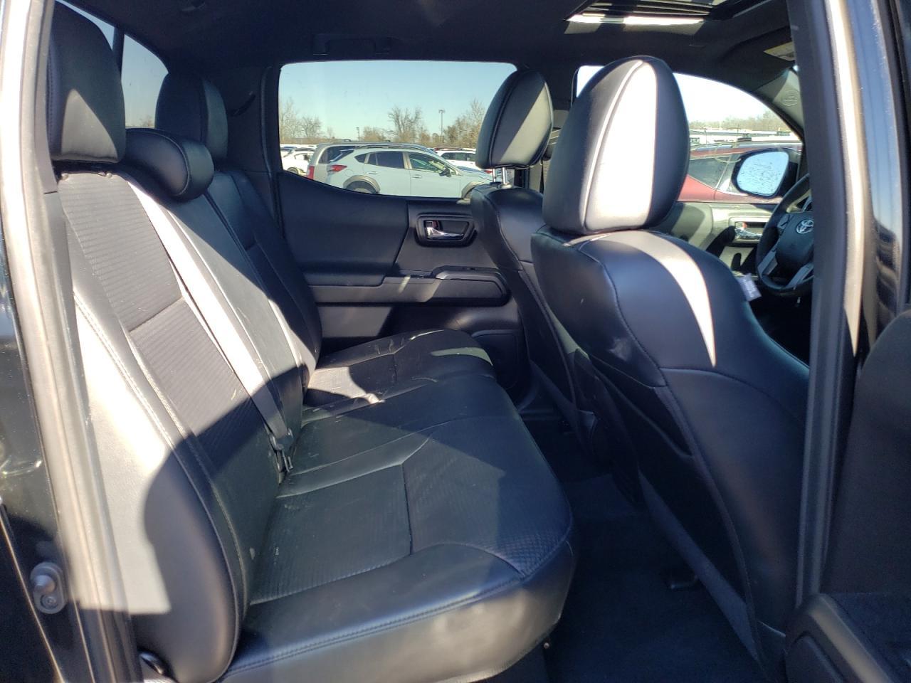 2020 Toyota Tacoma Double Cab - Image 6