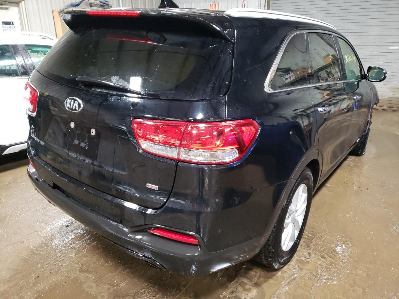 2017 KIA SORENTO LX - Image 4