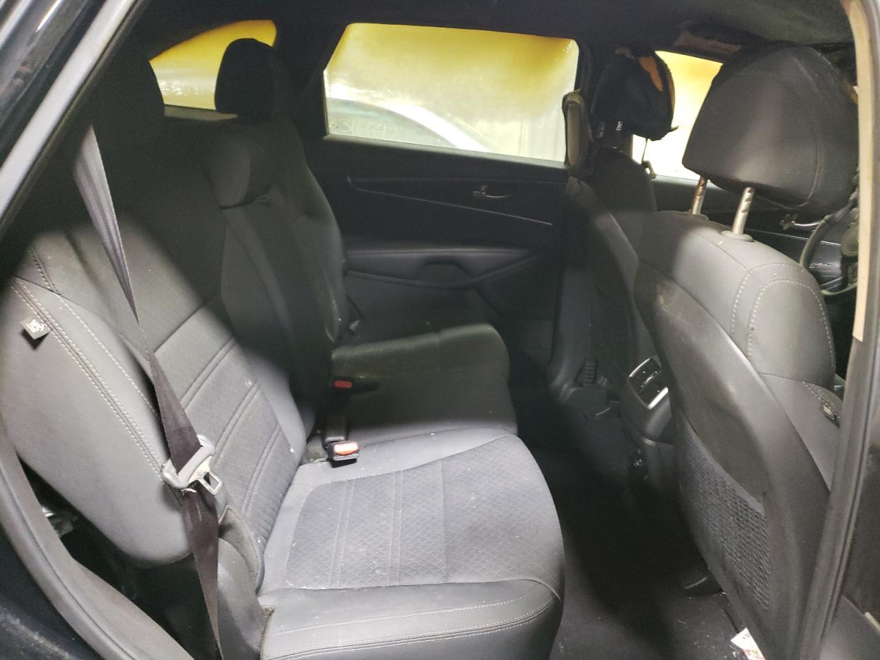 2017 KIA SORENTO LX - Image 6