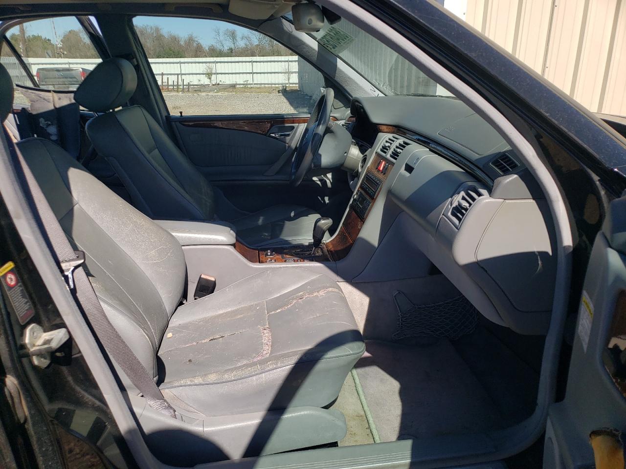 2001 Mercedes-Benz E 320 - Фото 5