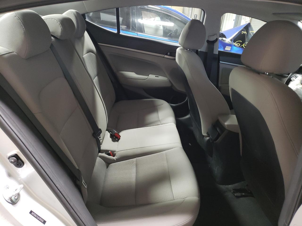 2018 HYUNDAI ELANTRA SE - Image 6