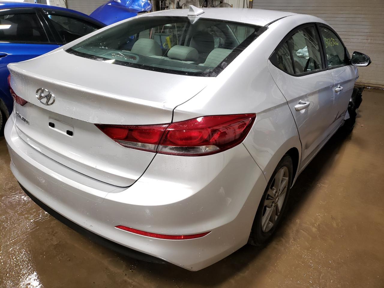 2018 HYUNDAI ELANTRA SE - Image 4