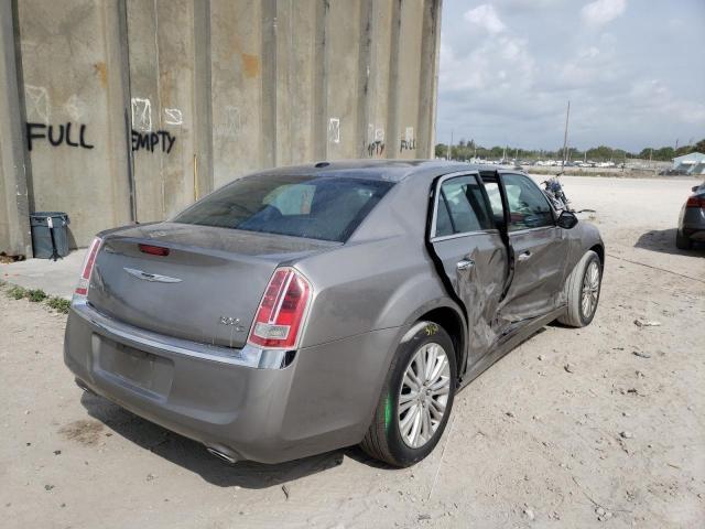 2014 Chrysler 300C - Image 4