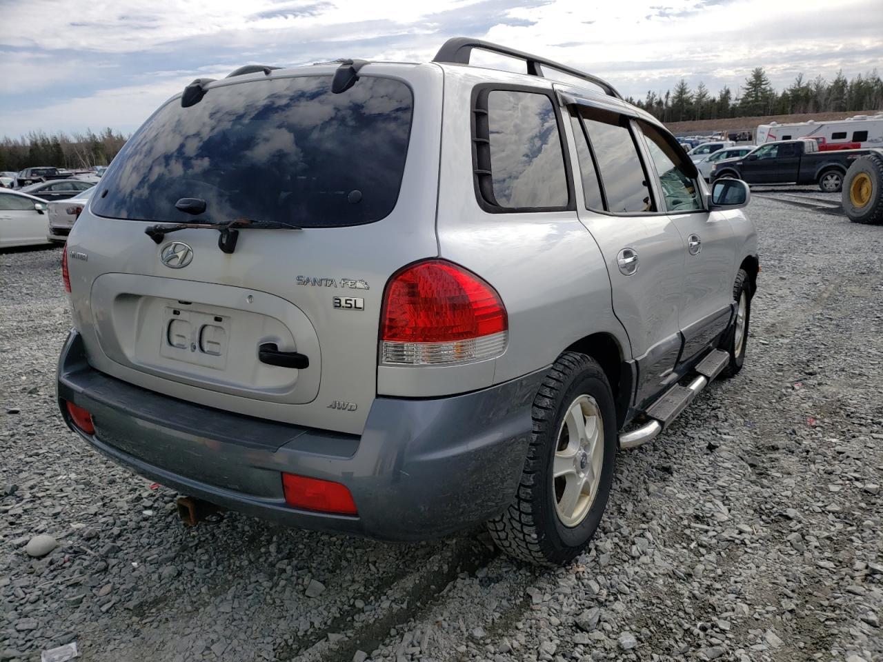 2005 Hyundai Santa Fe - Image 4