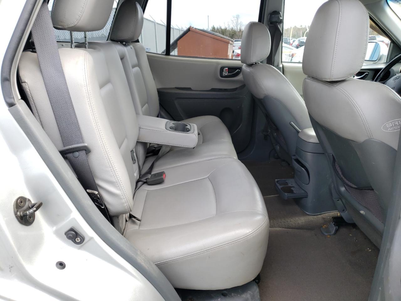 2005 Hyundai Santa Fe - Image 6