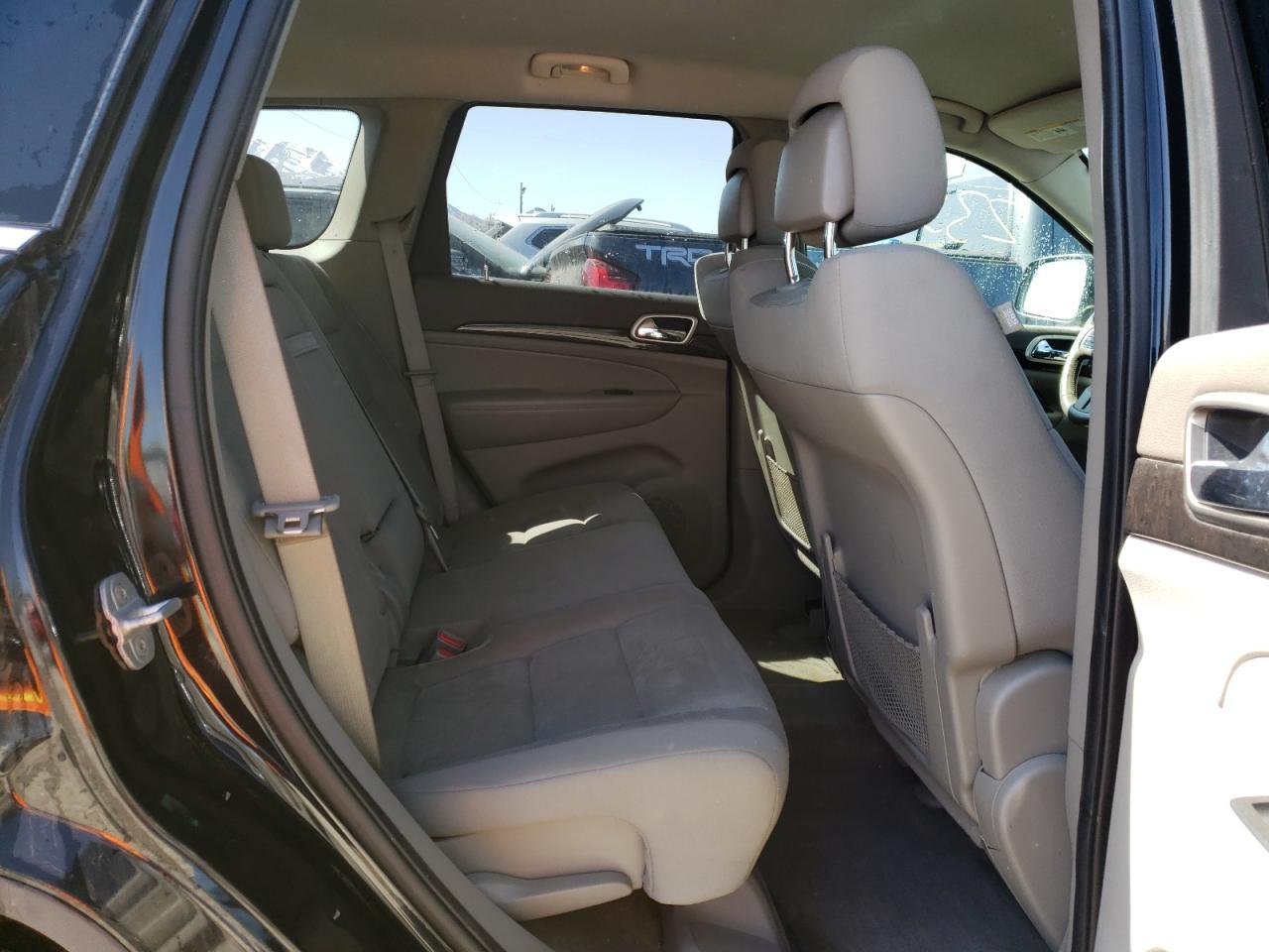 2011 Jeep Grand Cherokee Laredo - Image 6