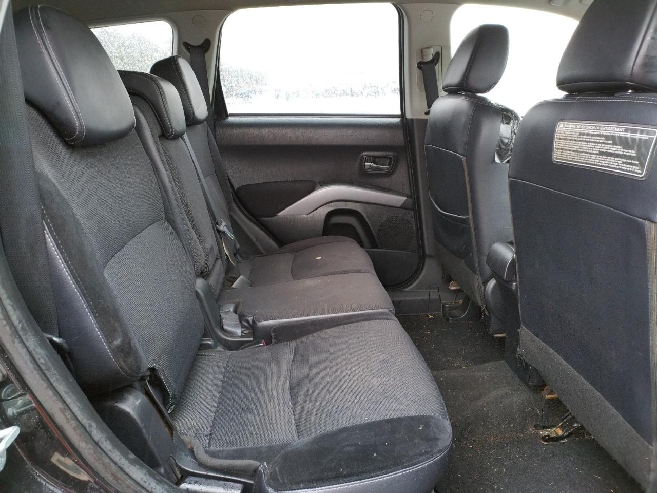 2010 Mitsubishi Outlander Se - Image 6