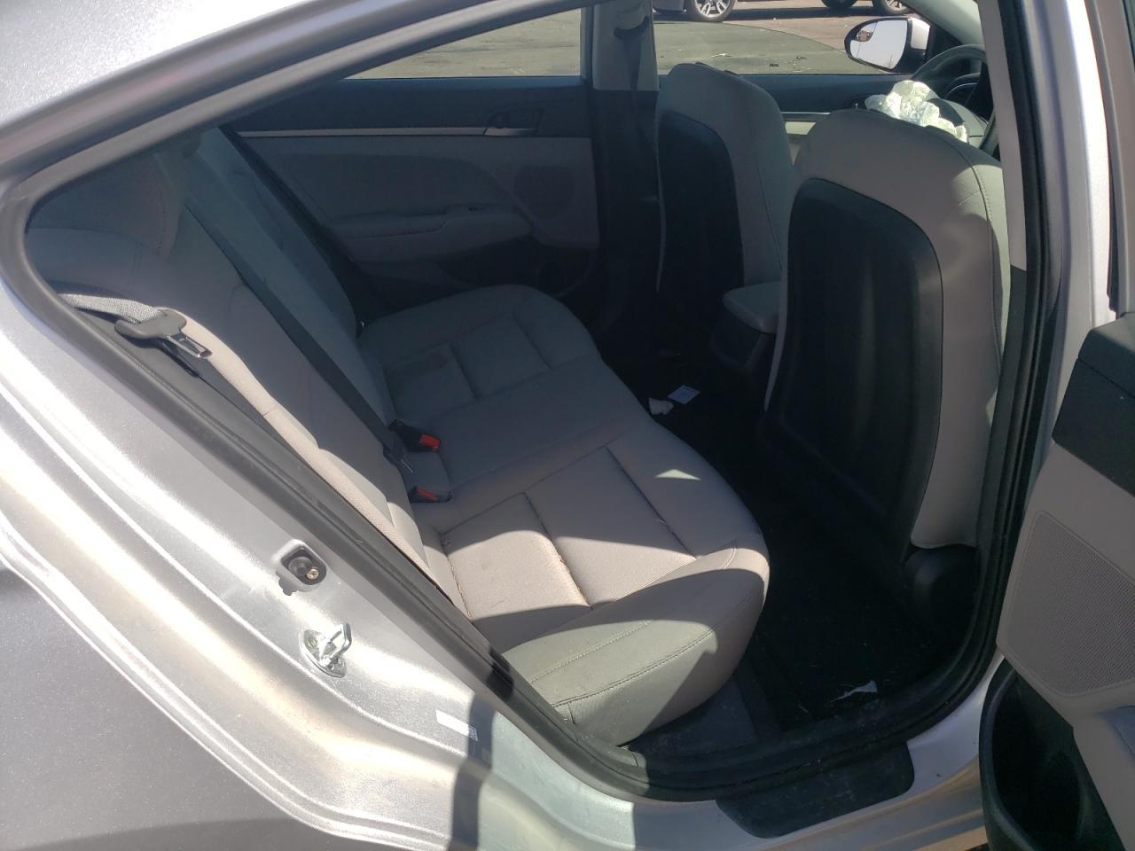 2018 HYUNDAI ELANTRA SE - Фото 6