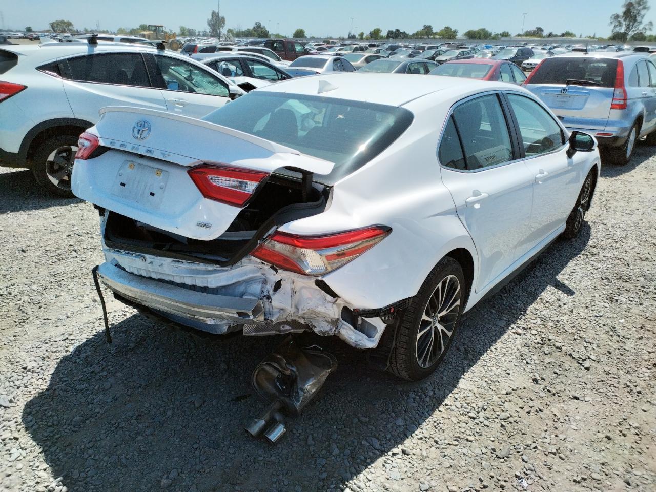 2019 Toyota Camry L - Image 4