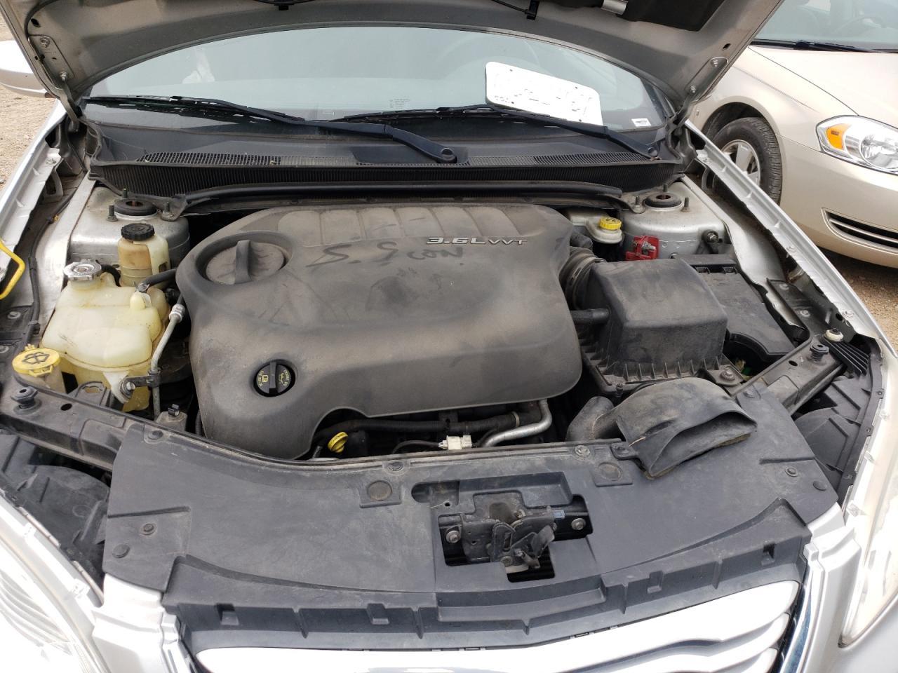 2011 Chrysler 200 Touring - Фото 7