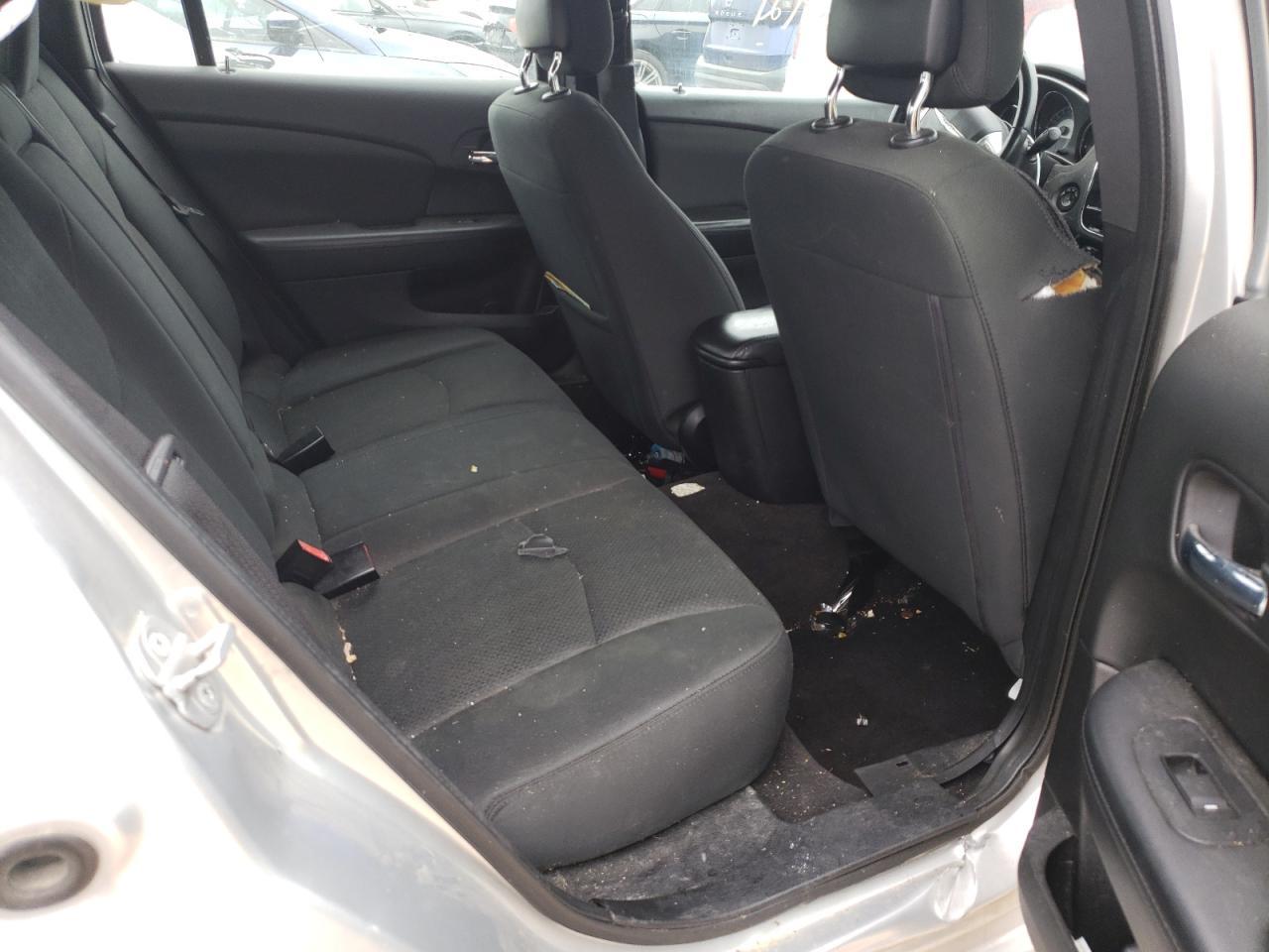 2011 Chrysler 200 Touring - Фото 6