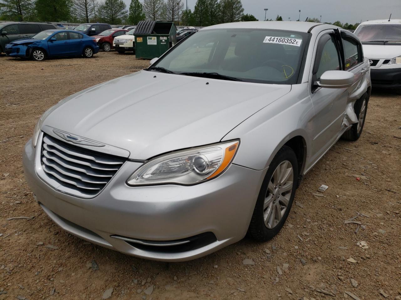 2011 Chrysler 200 Touring - Фото 2