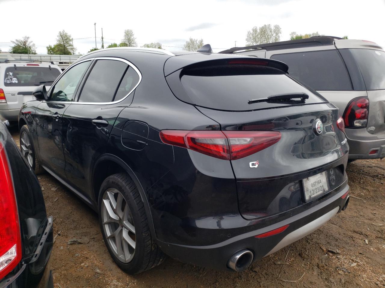 2018 Alfa Romeo Stelvio Ti Luxury - Image 3