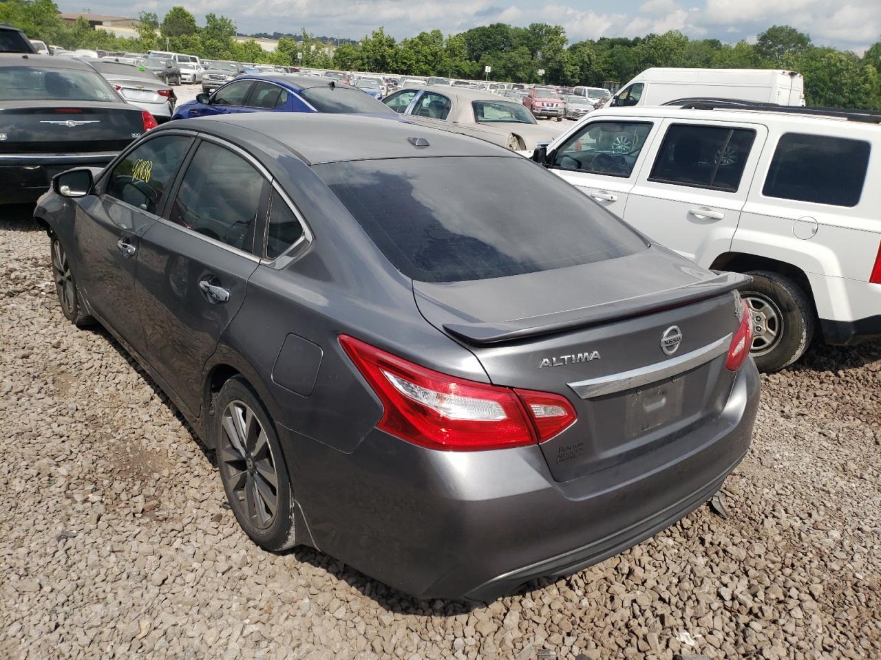 2017 Nissan Altima 2.5 - Image 3