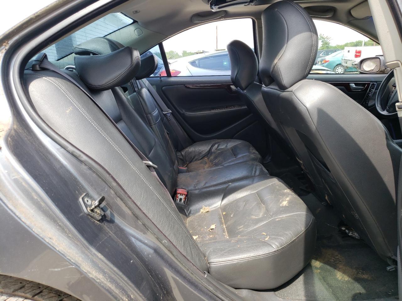 2004 Volvo S60 2.5T - Image 6