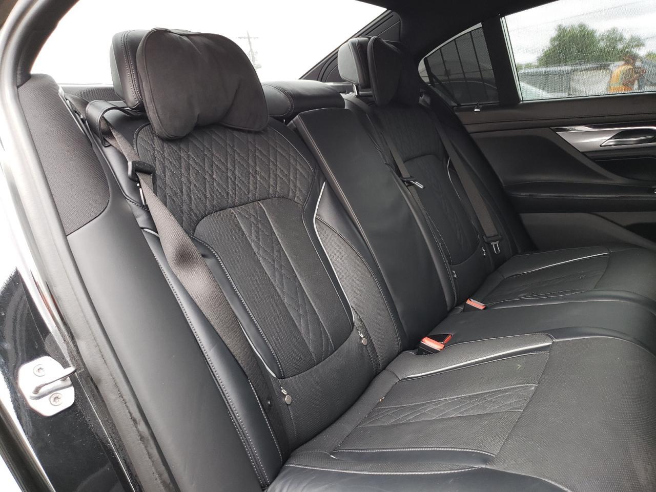 2019 BMW 740 Xi - Фото 6