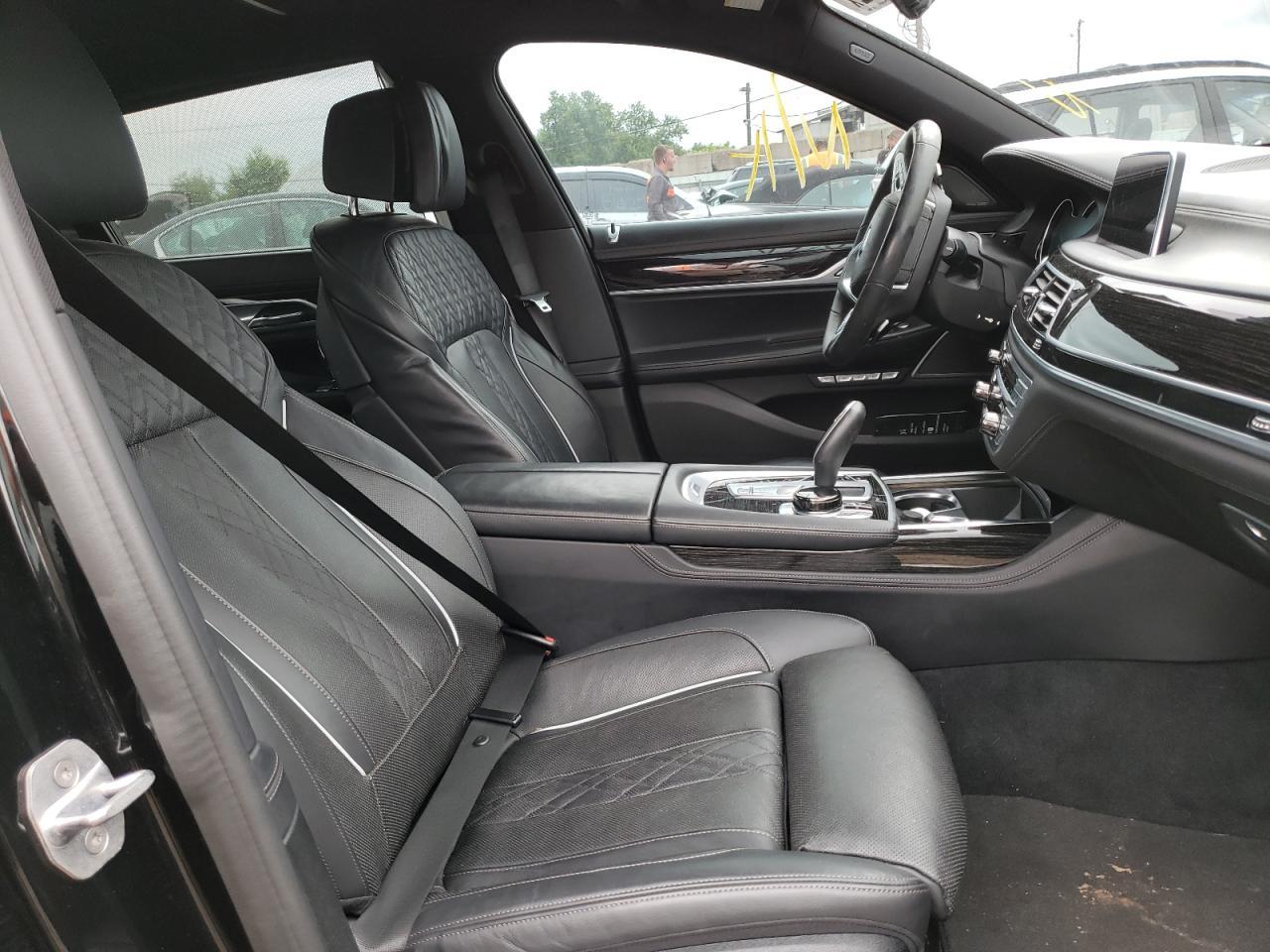 2019 BMW 740 Xi - Фото 5