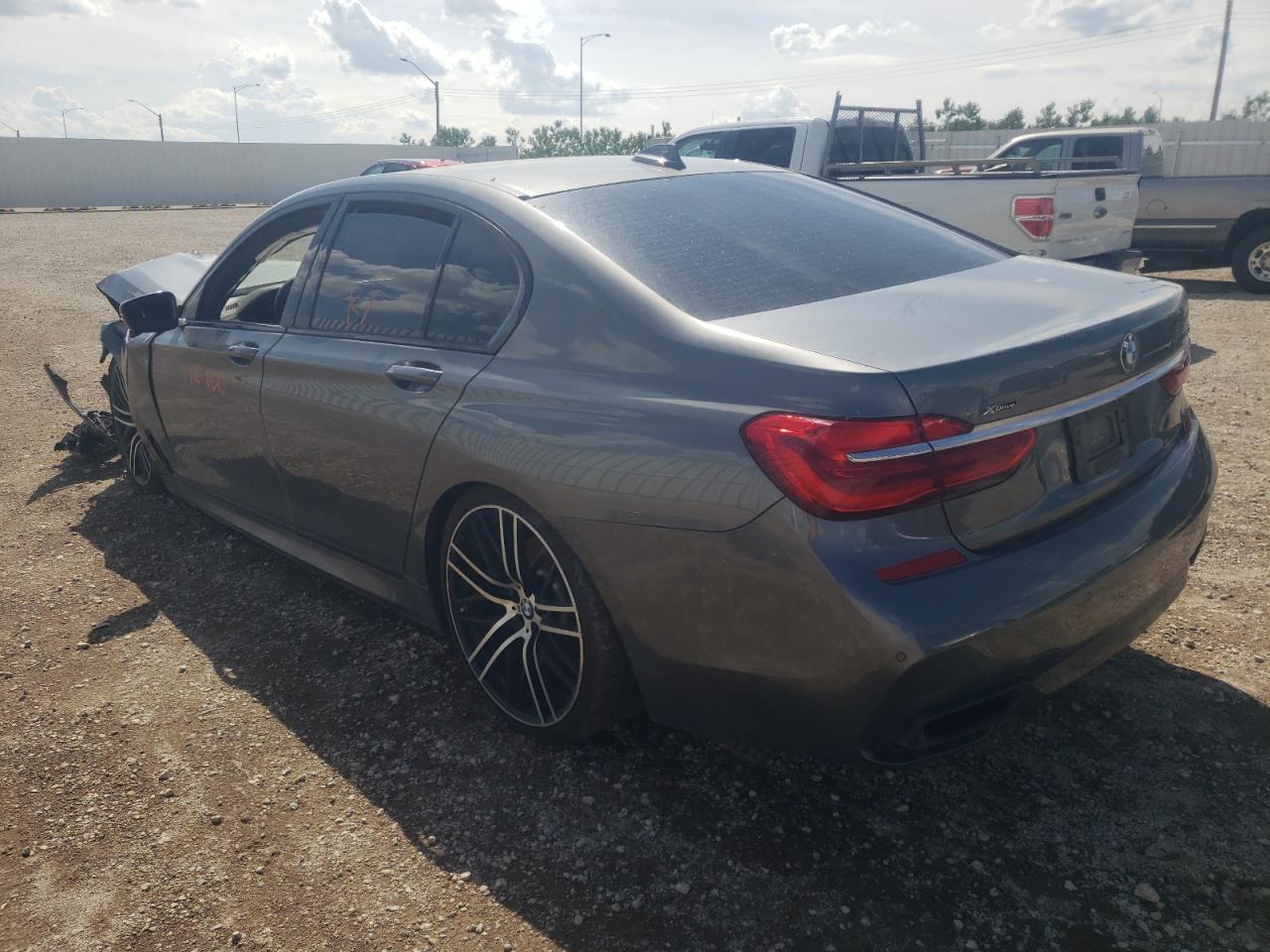 2016 BMW 750 Xi - Фото 3