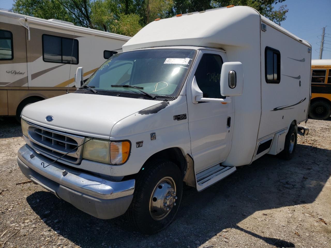 2002 Ford Econoline E450 Super Duty Cutaway Van - Фото 2