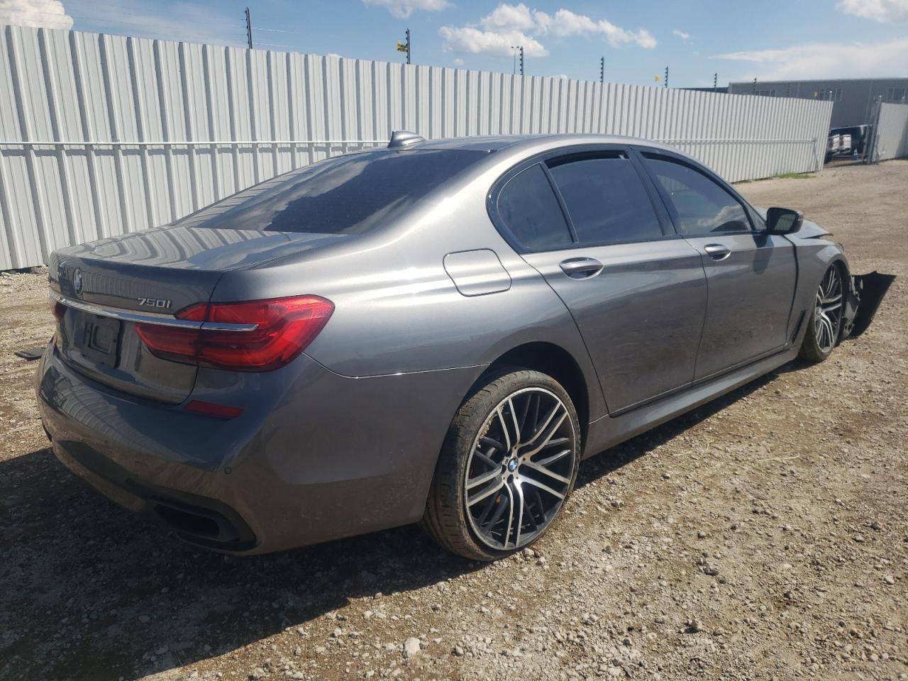 2016 BMW 750 Xi - Фото 4