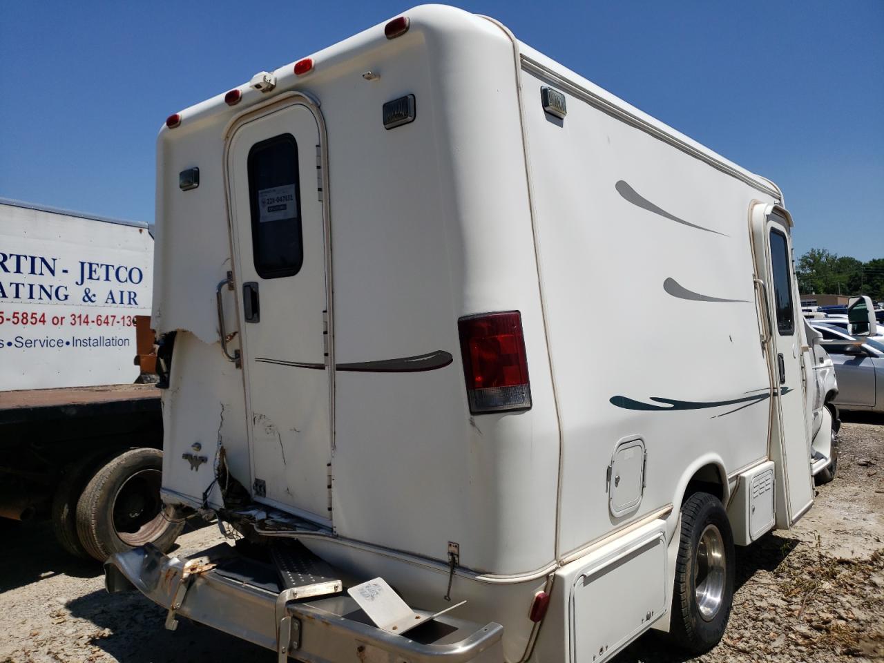 2002 Ford Econoline E450 Super Duty Cutaway Van - Фото 4