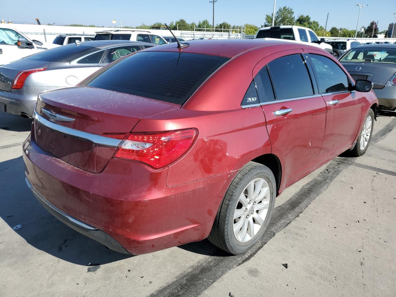 2013 Chrysler 200 Limited - Image 4