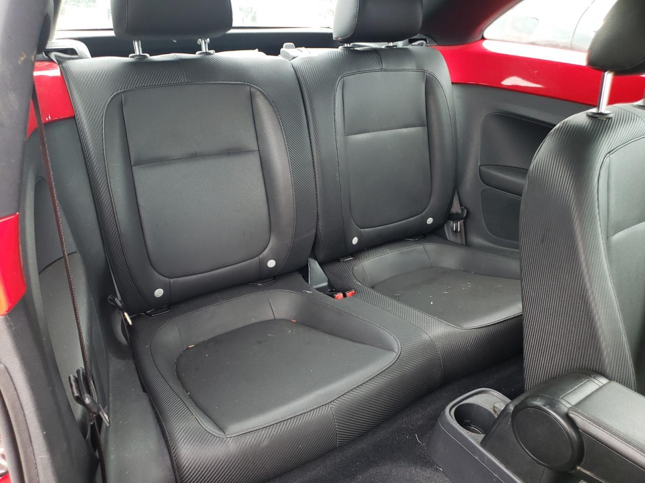 2012 Volkswagen Beetle - Фото 6