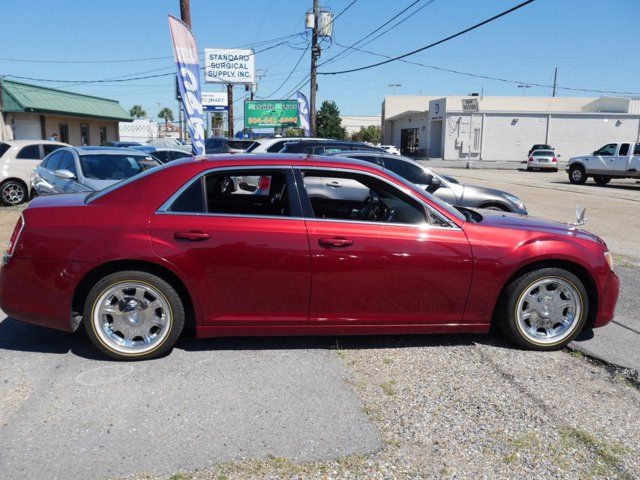 2014 Chrysler 300 - Image 4