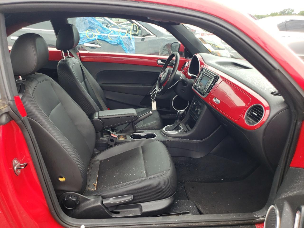 2012 Volkswagen Beetle - Фото 5